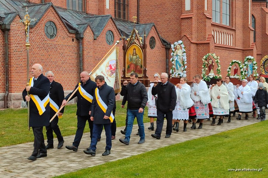 075 Procesja odpustowa.jpg